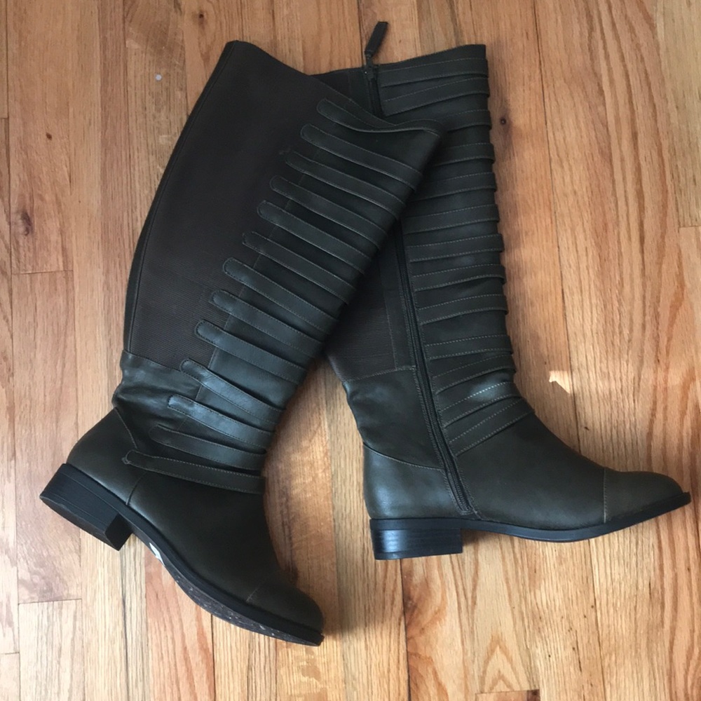 NWT TORRID KNEE HIGH BOOTS ARMY GREEN WIDE